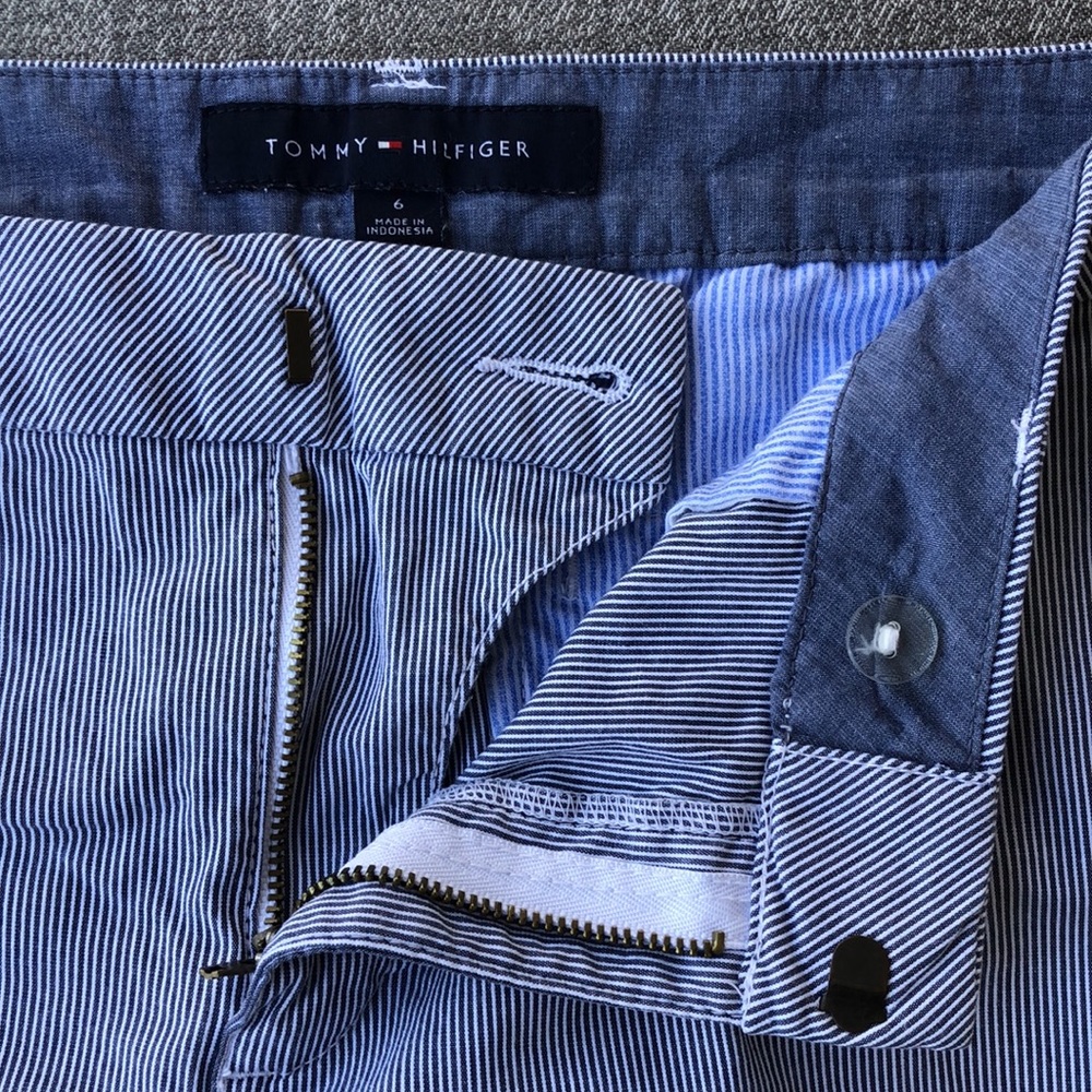 Like new! - TOMMY HILFIGER Pinstripe Seersucker Shorts - Picture 3 of 8